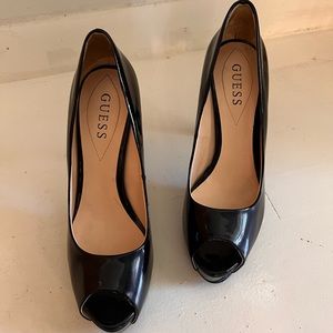 Guess Peep Toe Black Patent Leather Style Pumps - Size 7.5